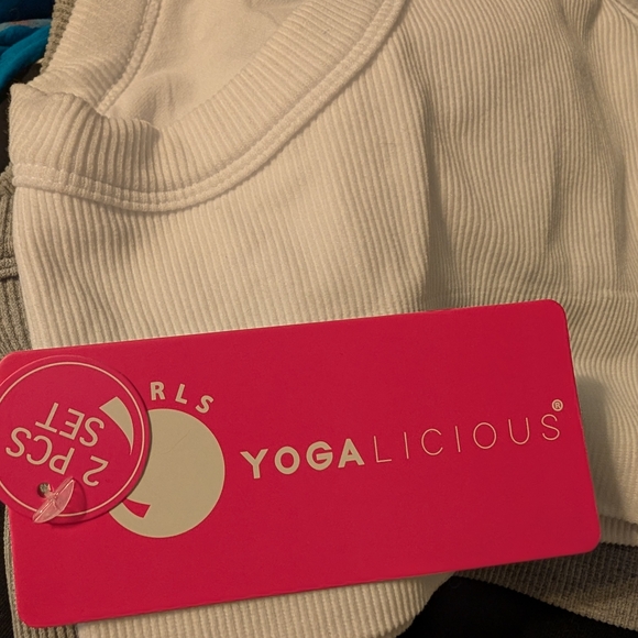 Gray Ribbed Tank Top - Picture 4 of 5